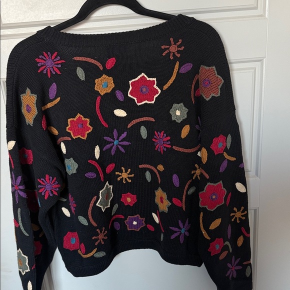 Colorful Floral Embroidered Women's Cardigan M/L Missing 1 Button - Picture 12 of 12